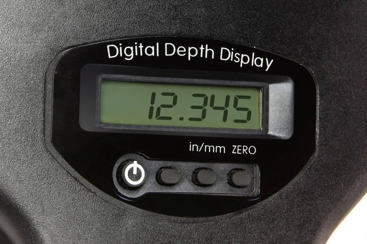 HBM 32 mm kolomboormachine vloermodel met Digtale Uitlezing 230 Volt