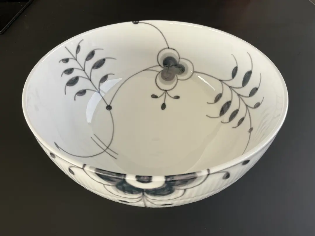 Royal Copenhagen Black Fluted Mega Bowl 310cl