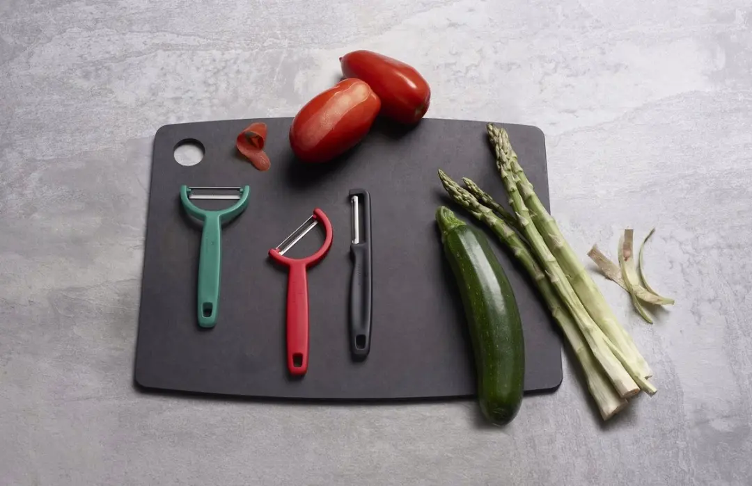 Victorinox IOTA Aardappelschilmes - Zwart - afbeelding 5 van 5
