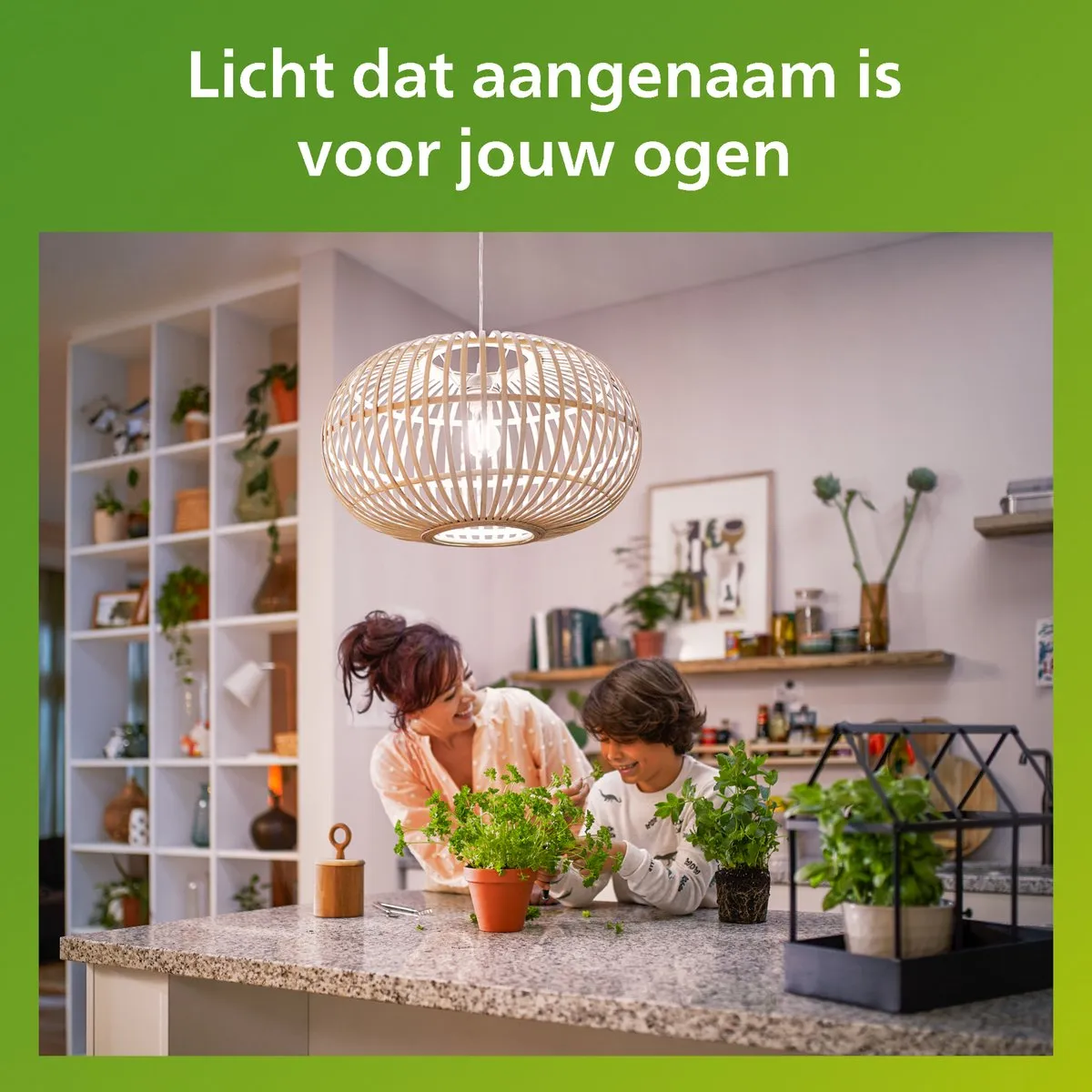 Philips Ultra Efficient LED Kogellamp E14 2.3W Warmwit - afbeelding 6 van 6