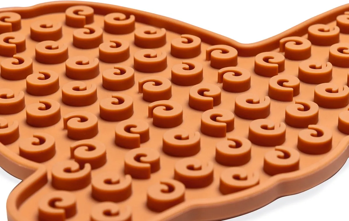 Beeztees Puppy Likmat Lama Molly Silicone - Terracotta