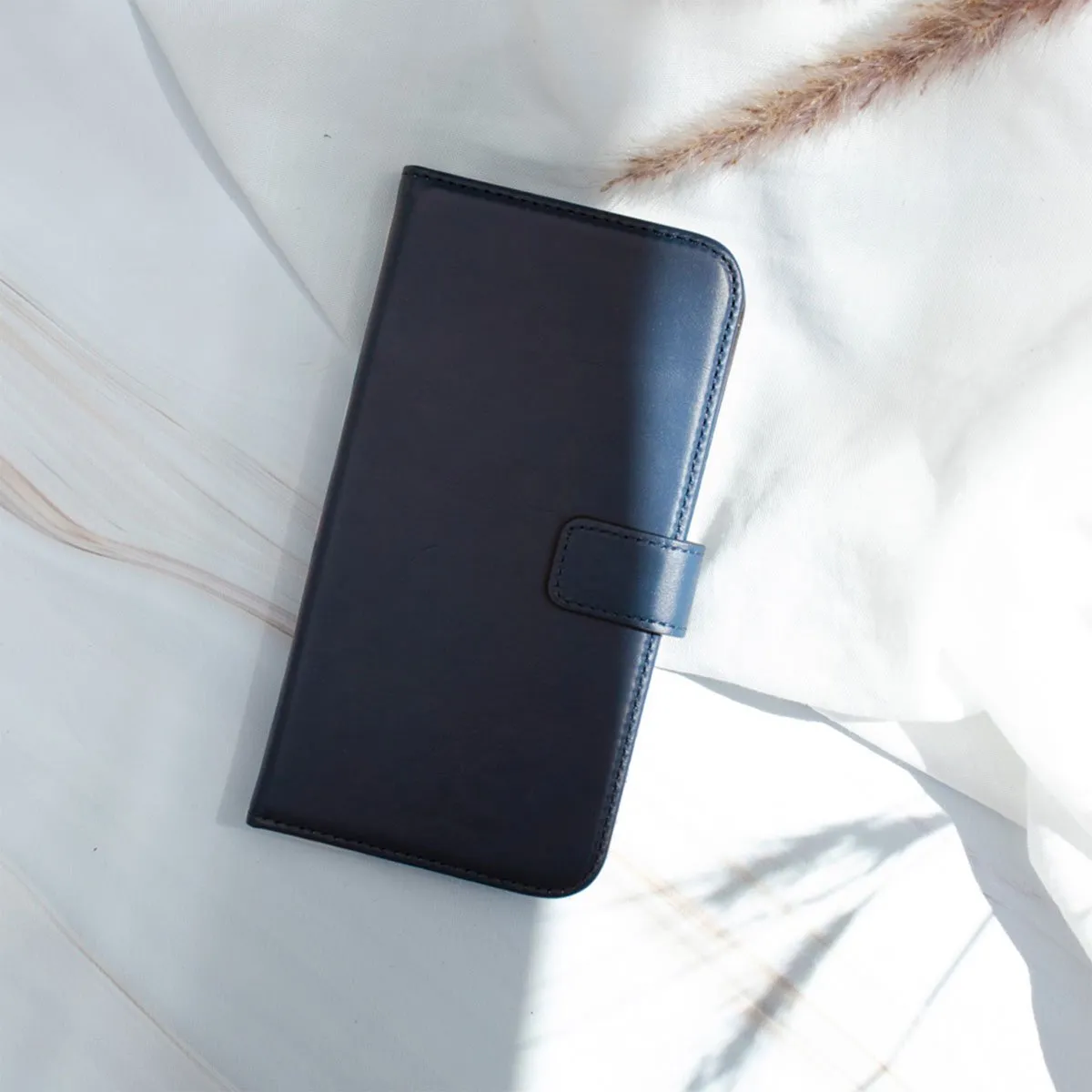 Selencia Hoesje iPhone XR Echt Lederen Bookcase Blauw - 3 Pasjes