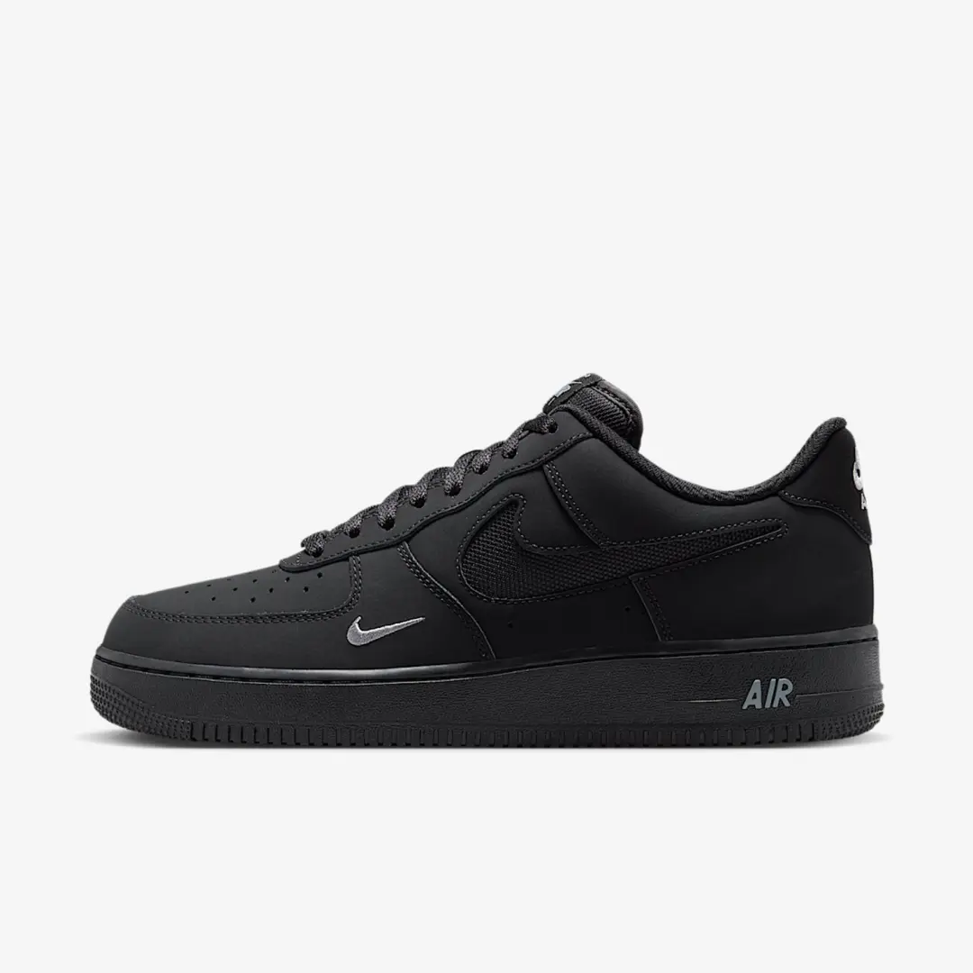 Nike Air Force 1 '07 LV8 Sneakers