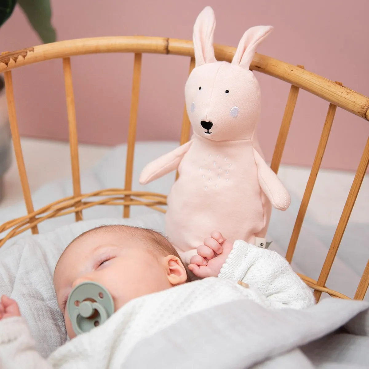 Trixie Mrs. Rabbit Pluche Konijn - Roze - 100% Biologisch Katoen