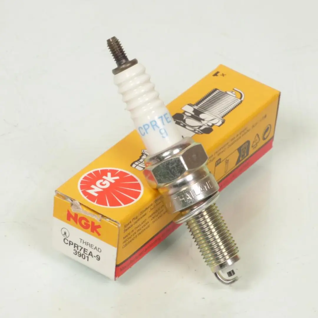 Bougie d'allumage NGK pour Moto Honda 125 CBF Après 2015 Neuf