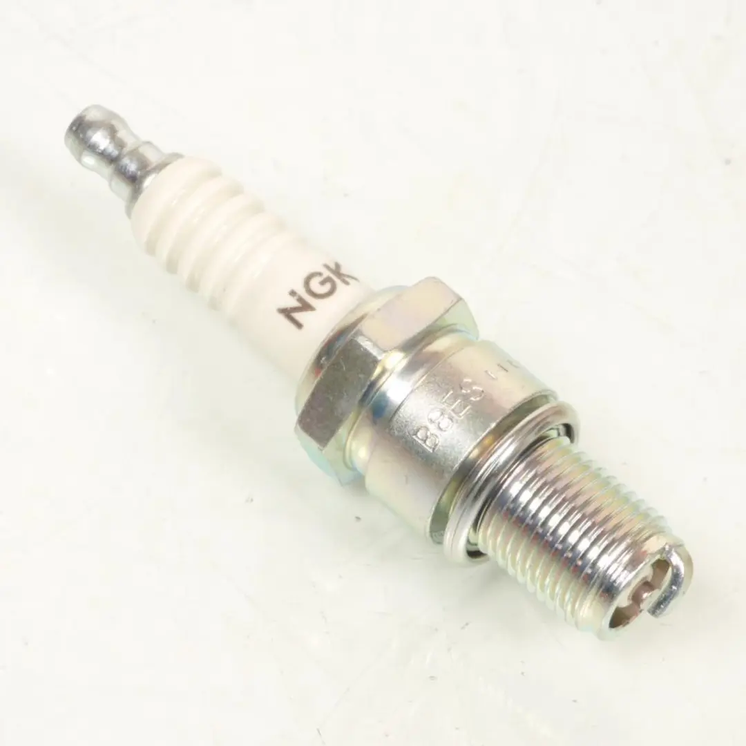 Bougie d'allumage NGK pour Moto Suzuki 80 GT 1981 à 1983 Neuf