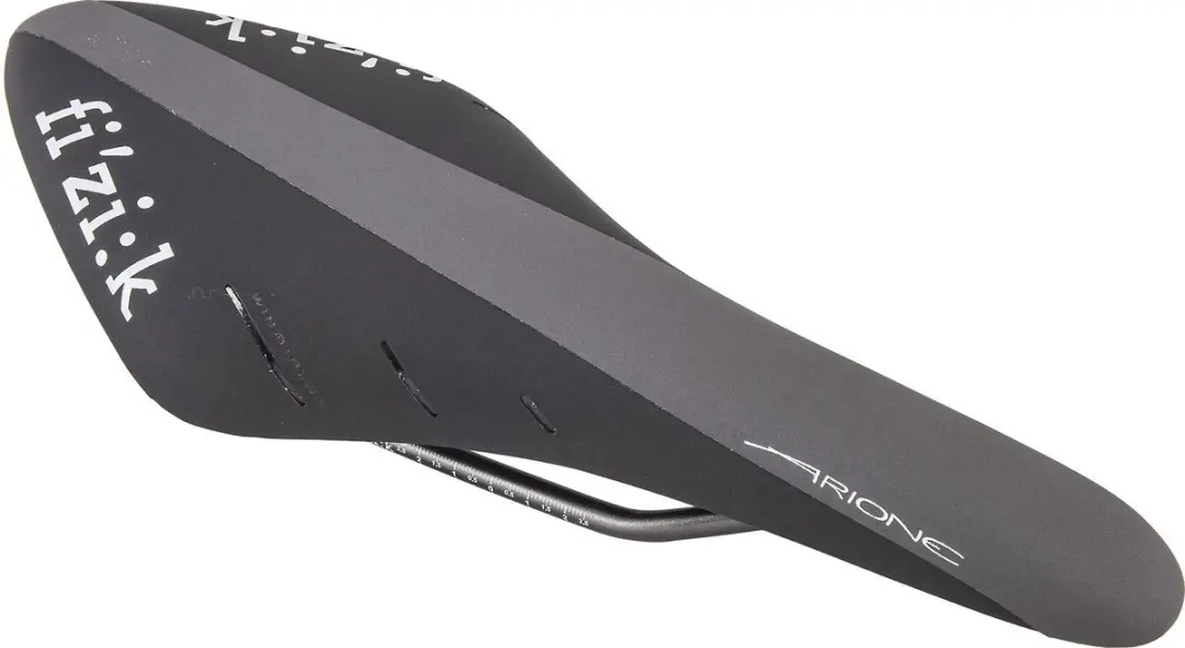Fizik Arione R3 Regular Zadel Zwart