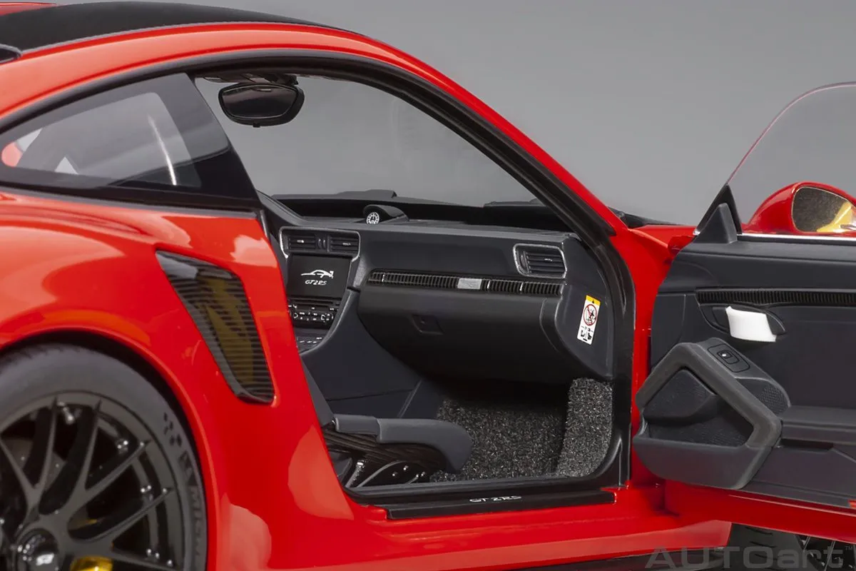Porsche 911 (991.2) GT2 RS Weissach Package AUTOart 1/18 - Guards Red