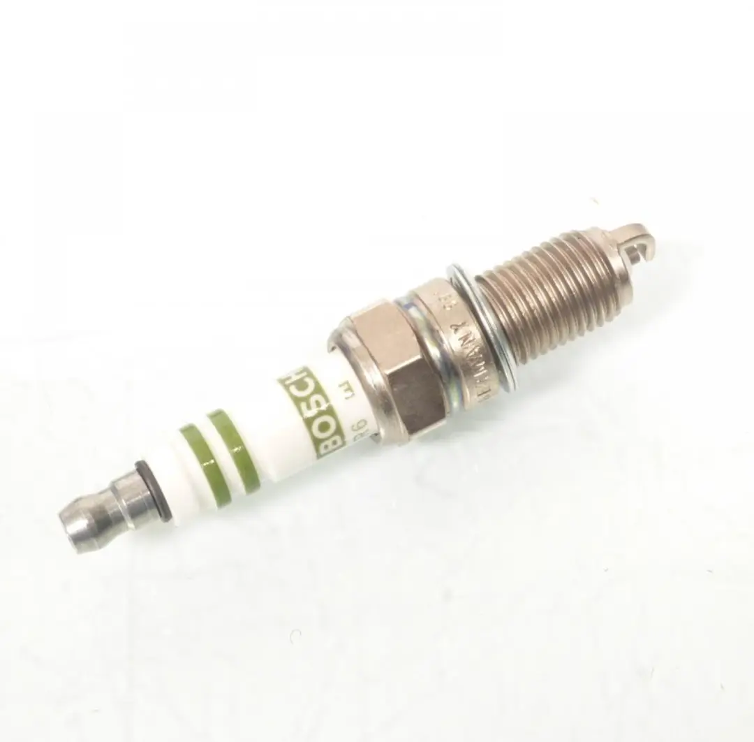Bougie d'allumage Bosch pour Quad CAN-AM 500 Outlander Max Xt 4X4 Auto 2007 à 2