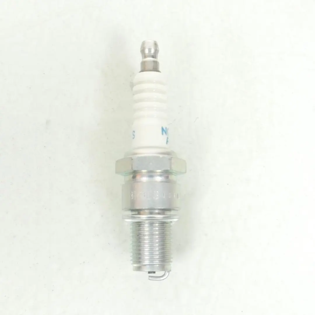 Bougie d'allumage origine pour Moto Honda 80 Mtx R Eau 1983 à 1986 BR9ES Neuf