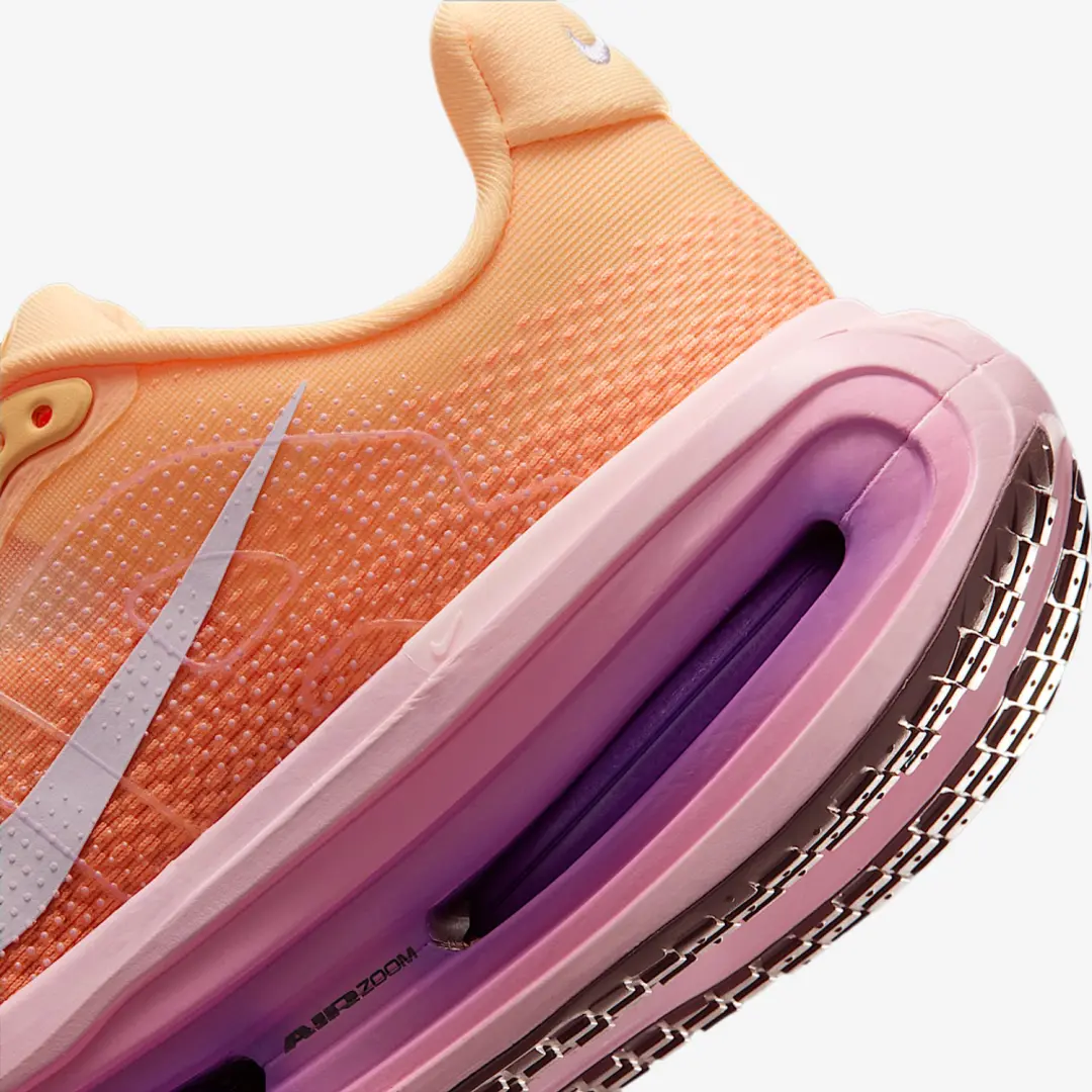 Nike Vomero Premium Hardloopschoenen 42.5 - Oranje Roze - afbeelding 3 van 6