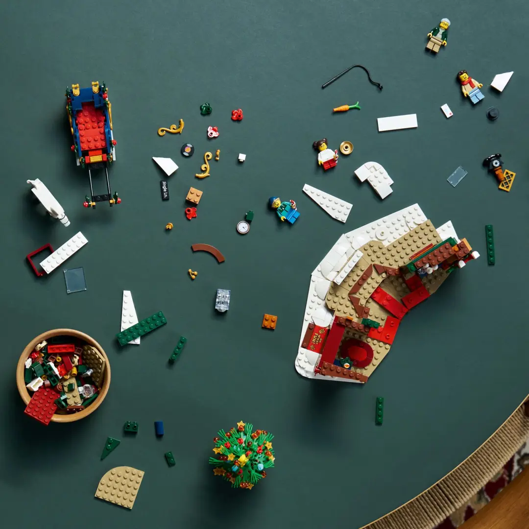 LEGO Icons 11387 Oma's Kersthuis - 1354 Stukken - afbeelding 3 van 6