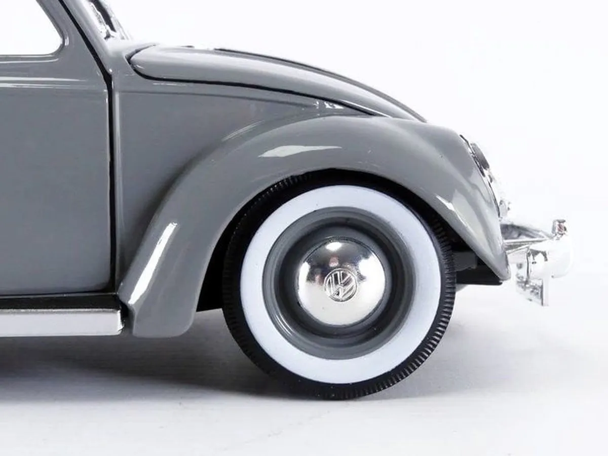 Volkswagen Käfer-Beetle 1955 Bburago 1:18 - Zilver