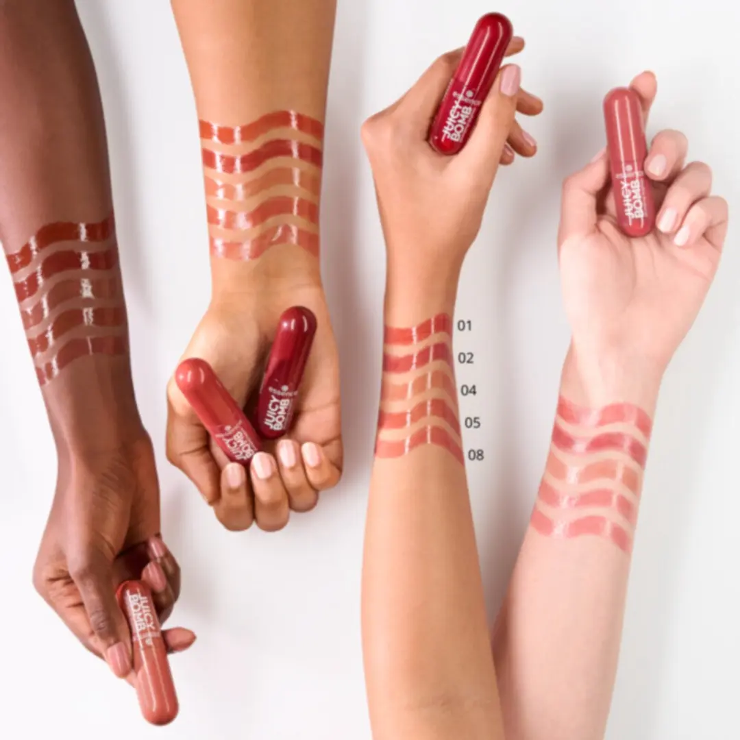Essence Juicy Bomb Plumping Lipgloss 04 Blossom Peach - afbeelding 3 van 6