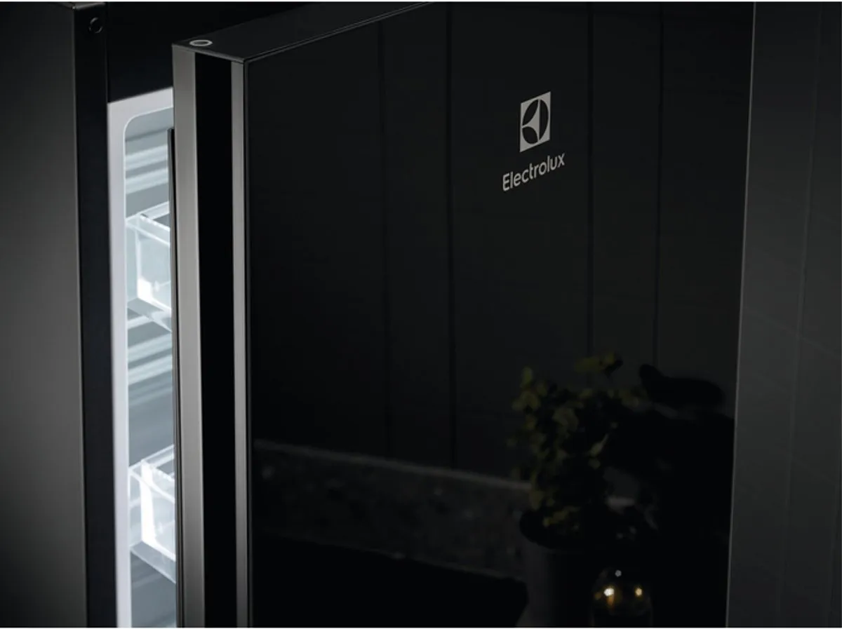 Electrolux LNT7ME34K1 Koel/Vriescombinatie 338L
