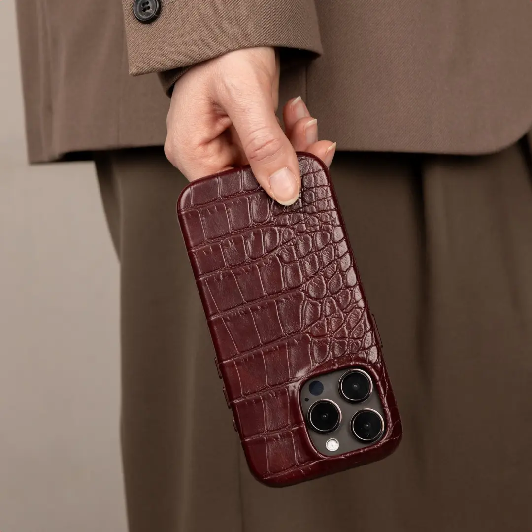 Selencia Croco Backcover iPhone 14/13 - Burgundy - MagSafe - afbeelding 6 van 6