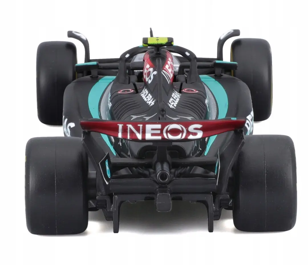 Bburago Mercedes-AMG F1 W15 1:43 Hamilton 2024 - afbeelding 4 van 6