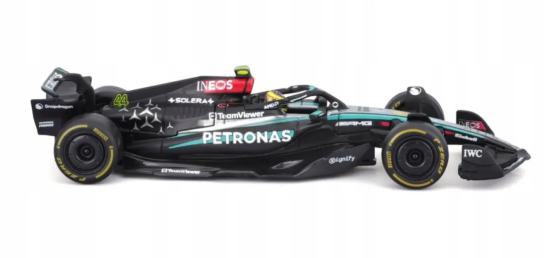Bburago Mercedes-AMG F1 W15 1:43 Hamilton 2024 - afbeelding 5 van 6