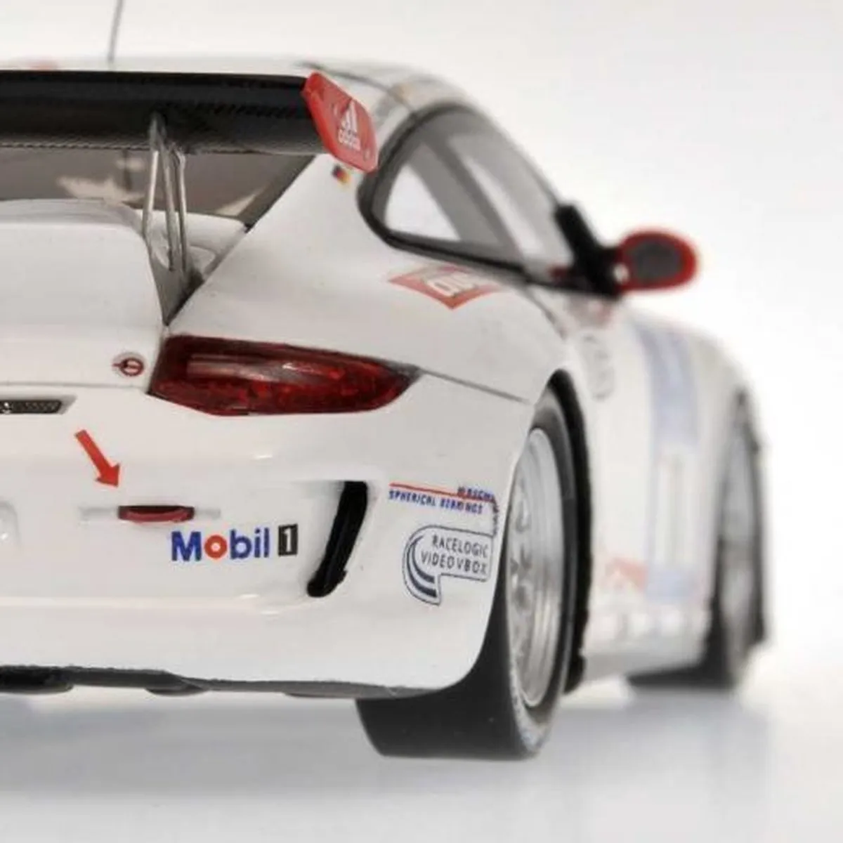Porsche GT3 RS #11 24h Nürburgring 2010 Minichamps 1:43