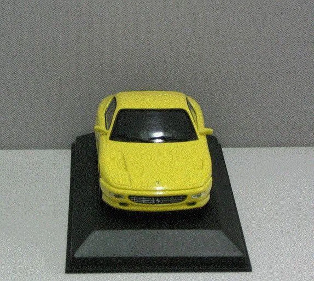Ferrari 456 GT Minichamps 1:43 - Geel