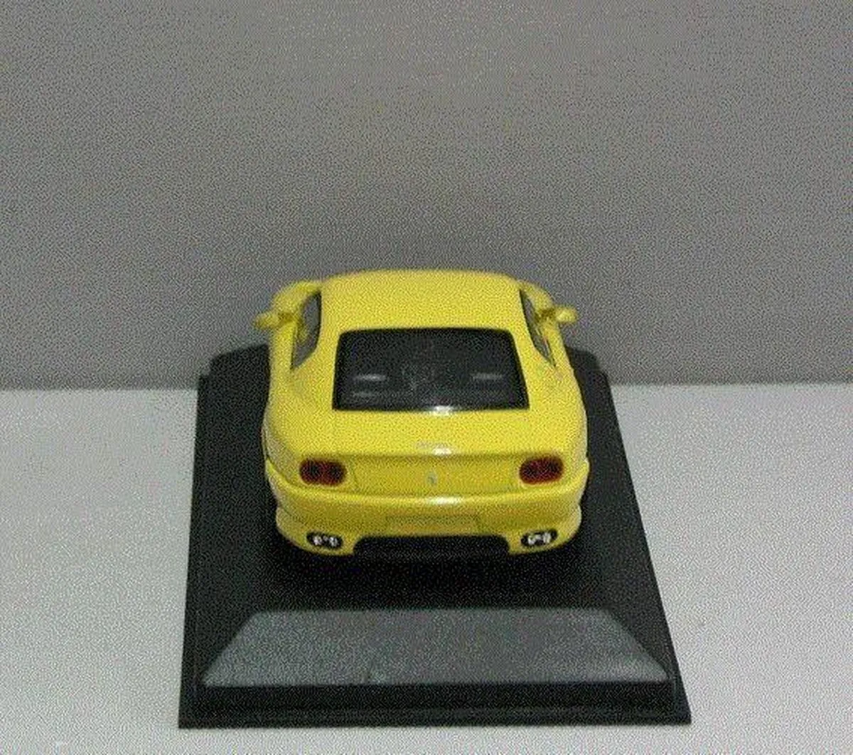 Ferrari 456 GT Minichamps 1:43 - Geel