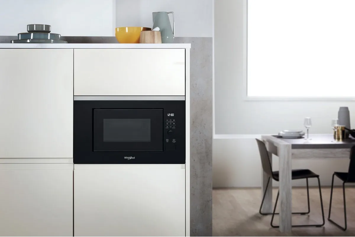 Whirlpool WMF201G Magnetron 20L 800W - Zwart/Roestvrijstaal