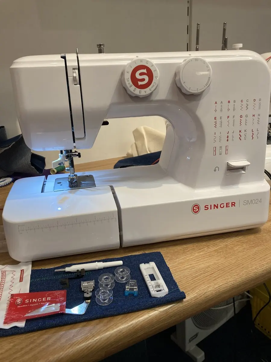 Singer SM024 Elektrische Naaimachine - Wit - afbeelding 3 van 6