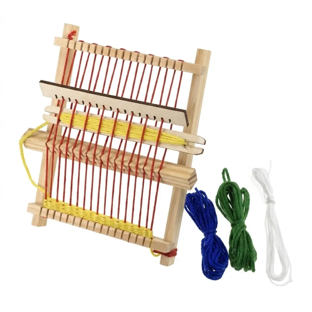 Beige houten weefgetouw voor weven