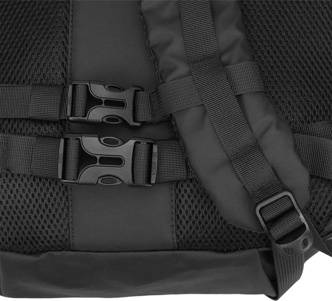 Elliker Wharfe Flap Over Backpack 22L - Zwart - afbeelding 3 van 6