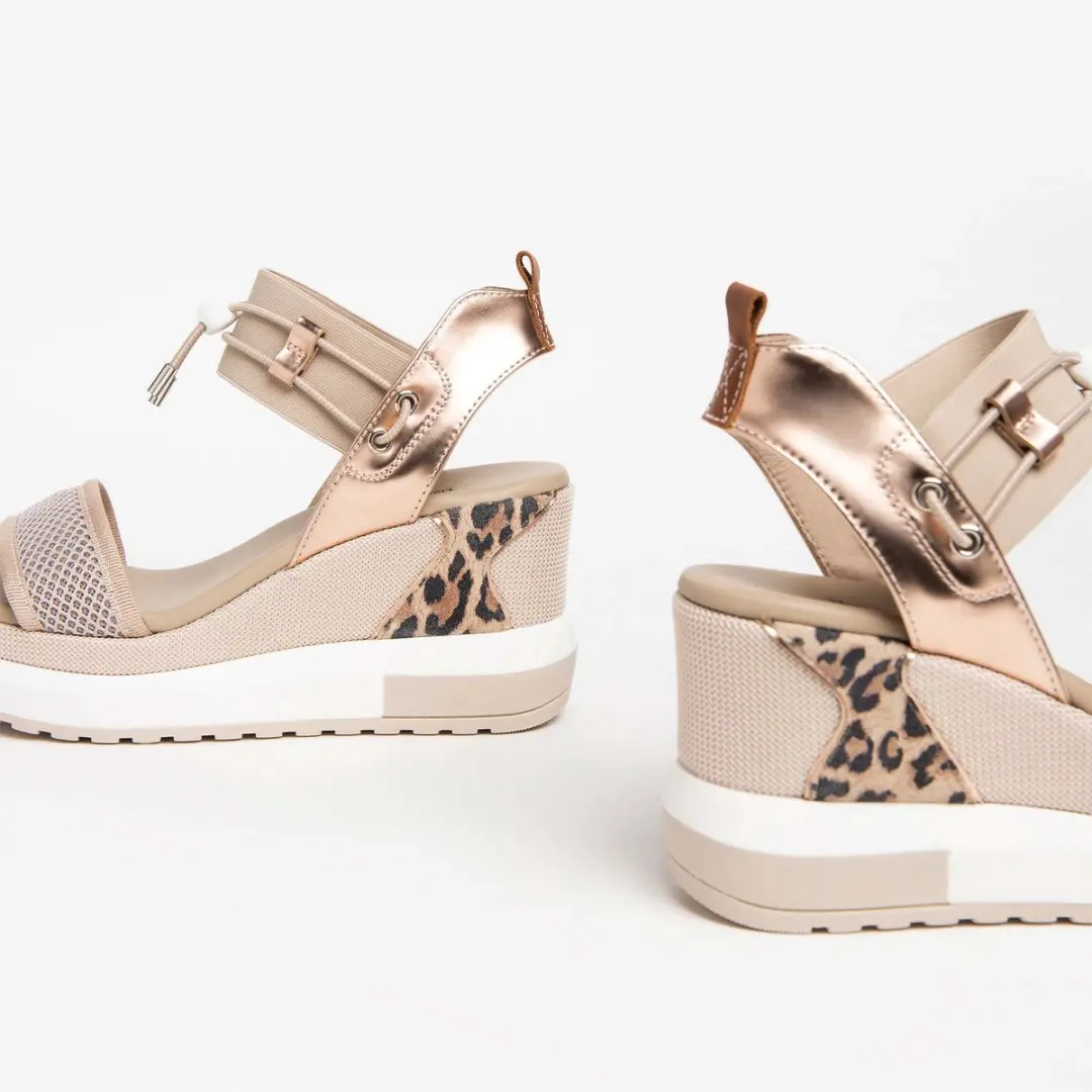 Sandalen Nerogiardini T.At1610 T.Brill Elastico Beige Chiar Armenia Co - Fashion Wear - Vrouwen - afbeelding 2 van 2