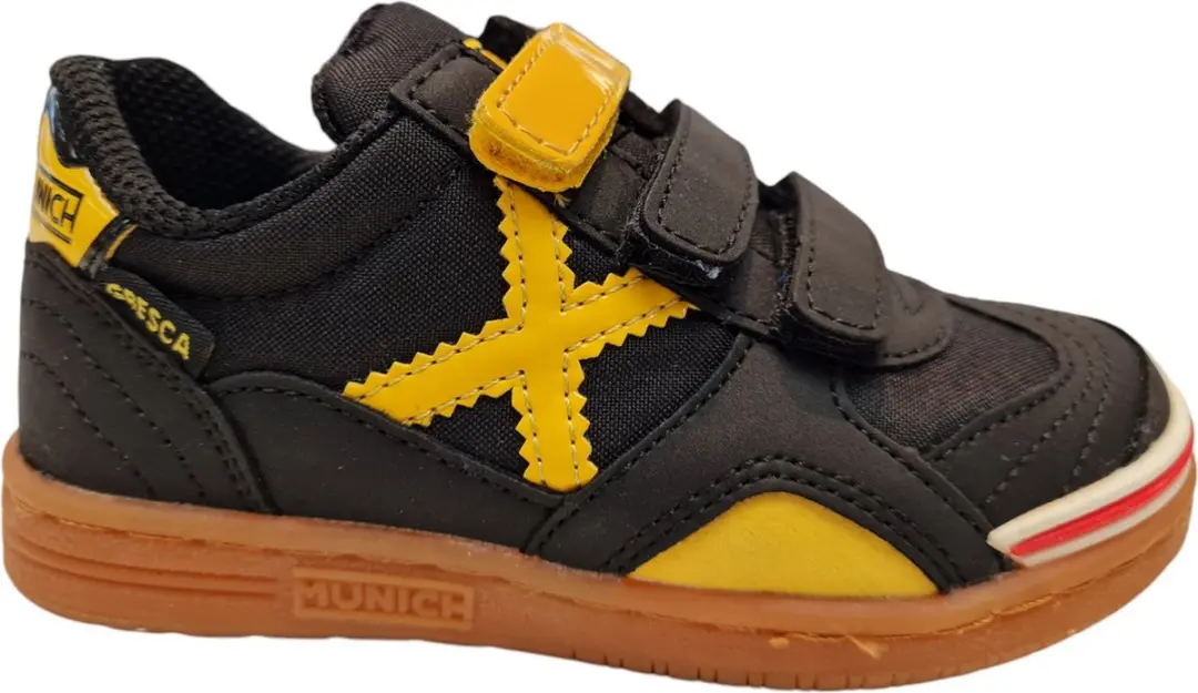 Munich 1508606 Black Yellow Jongens Sneakers - Zwart - 32