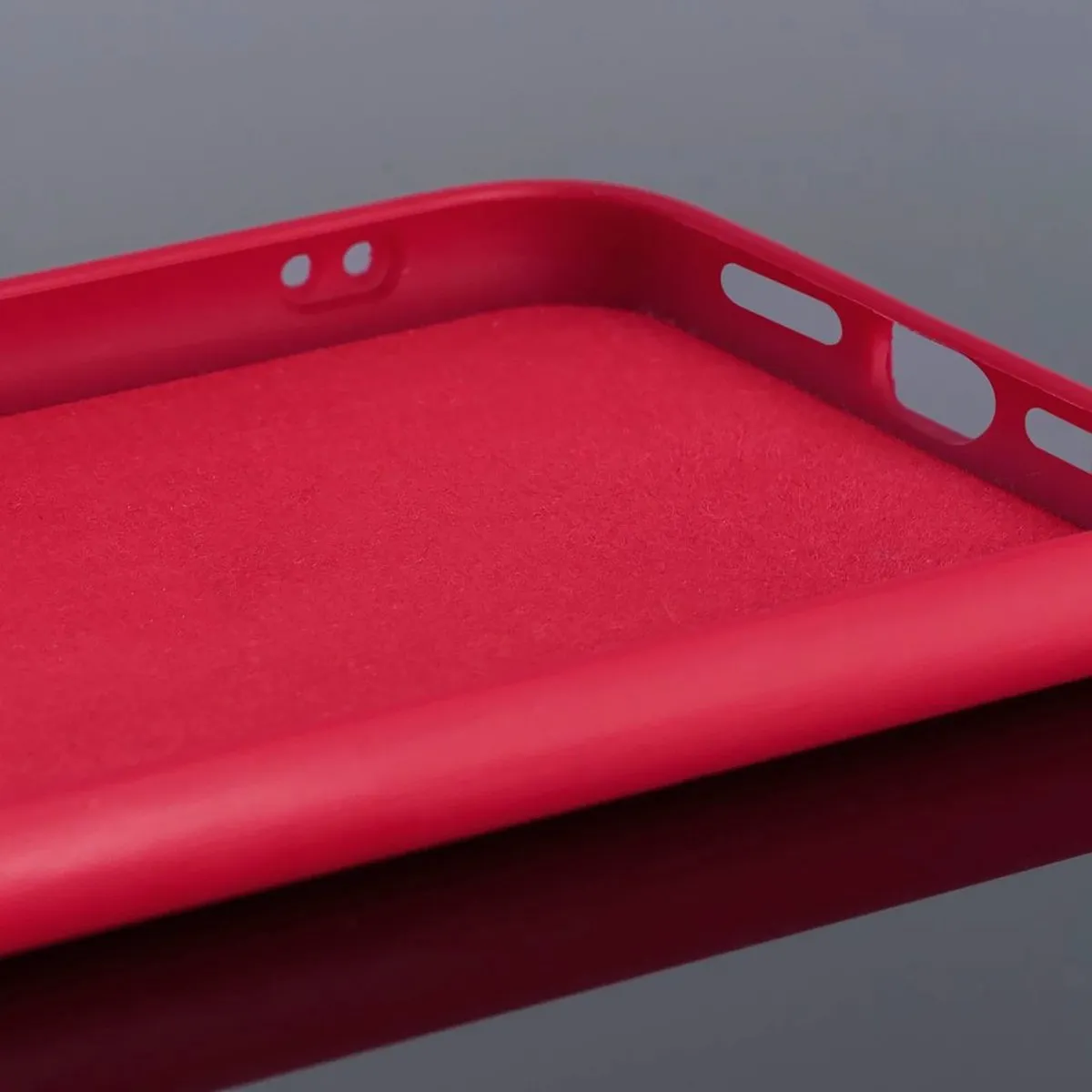 Hama Finest Feel Hoesje iPhone 14 Pro Max - Rood - MPN 00215558