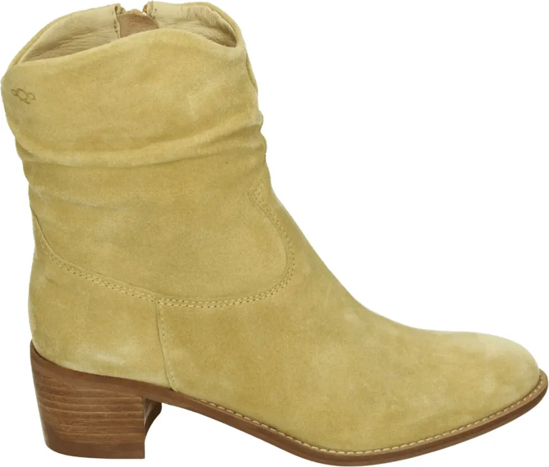 AQA Shoes