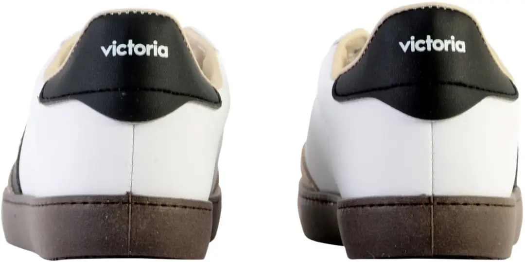 Lage sneakers met veters