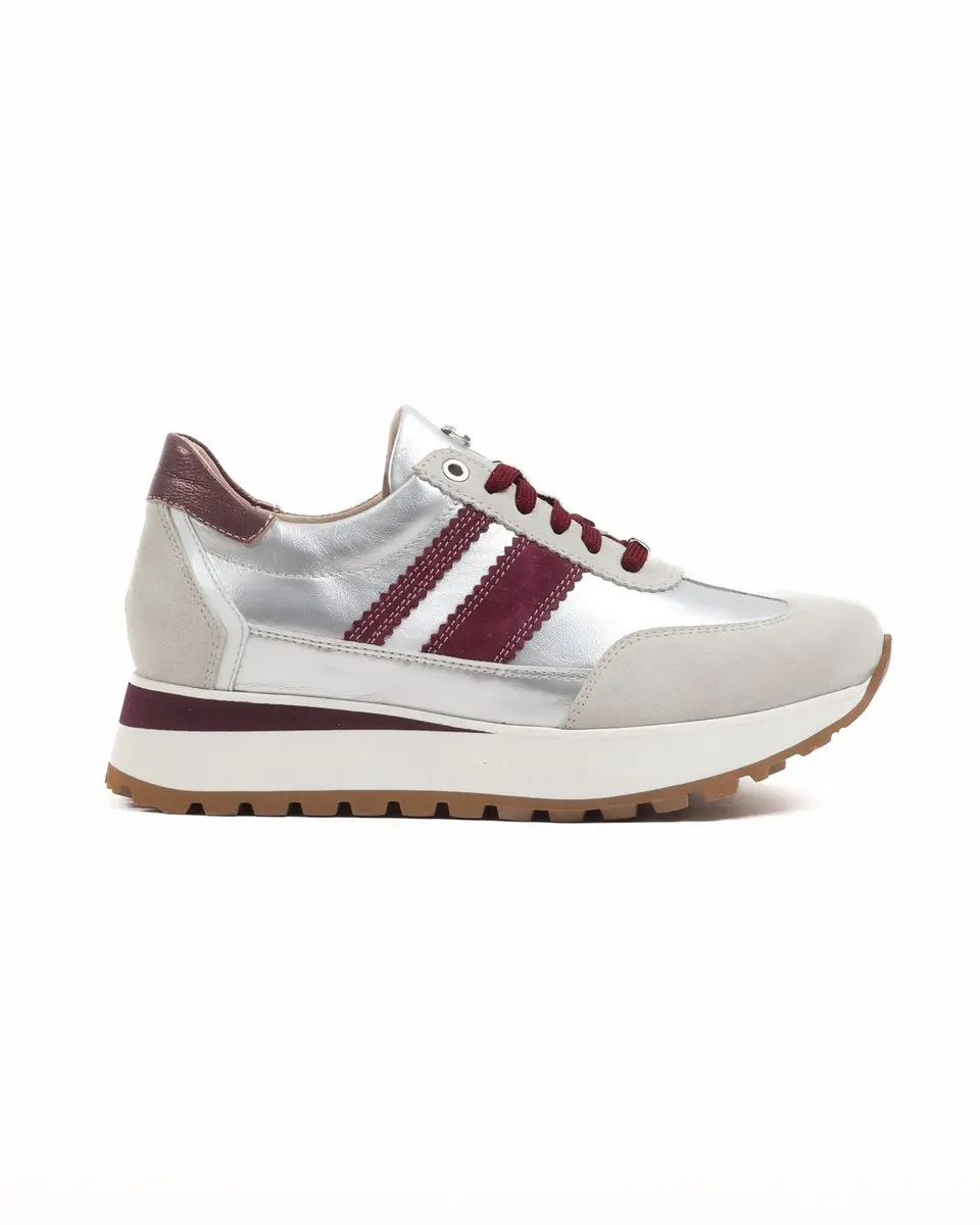 Footnotes 31.012 Sneakers