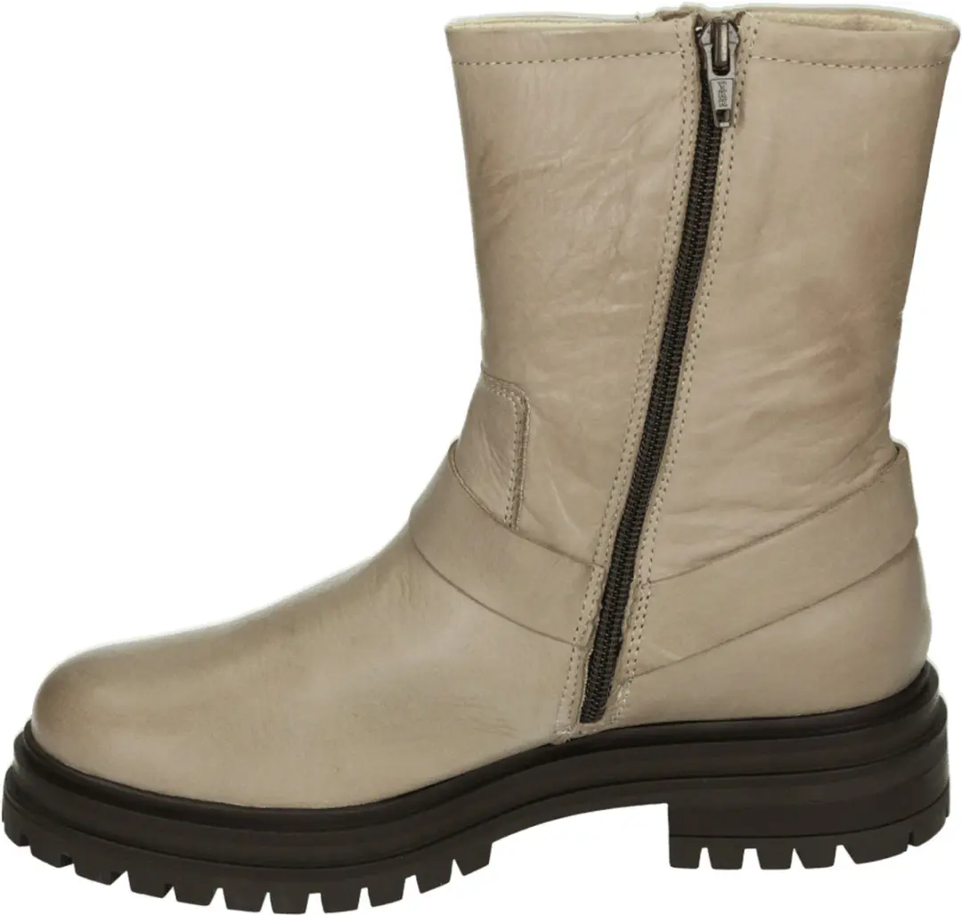 AQA Shoes