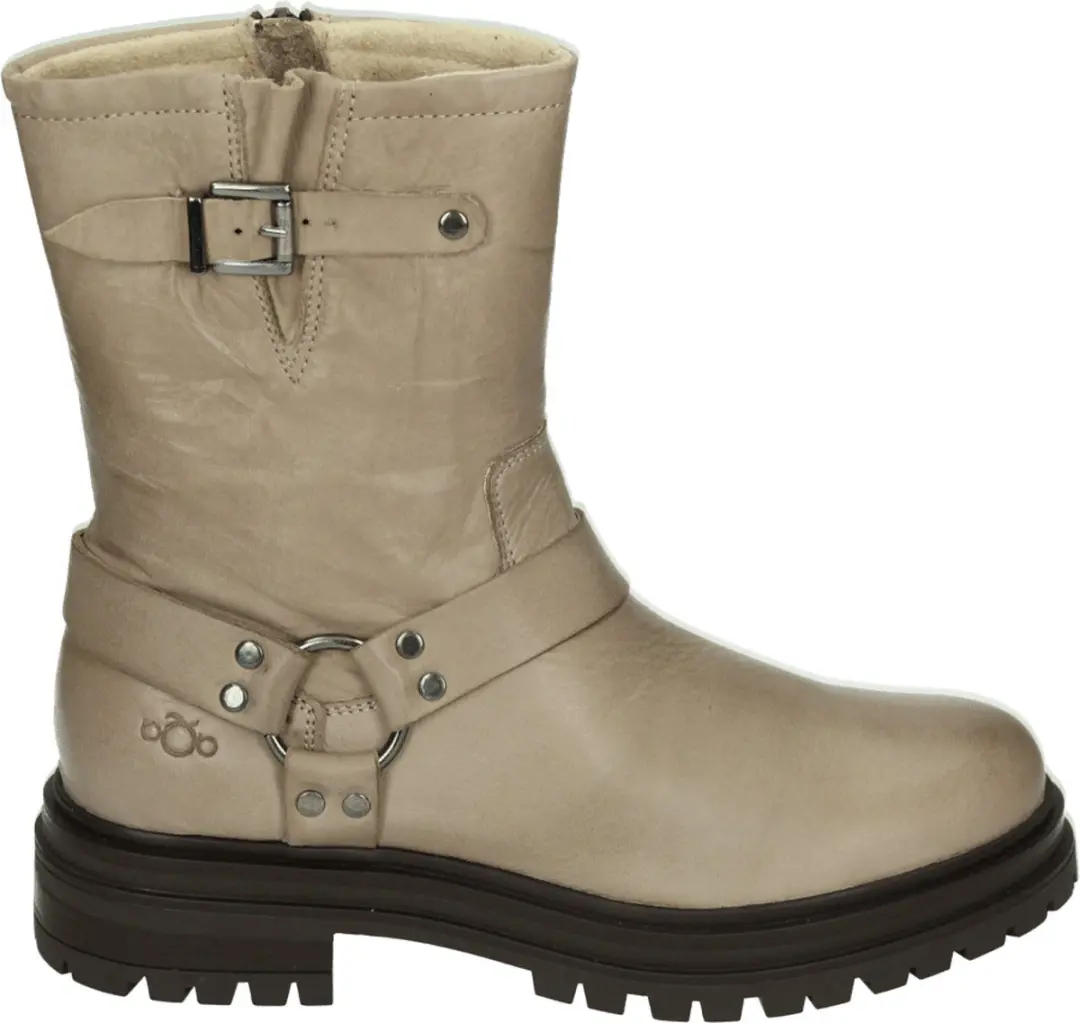 AQA Shoes