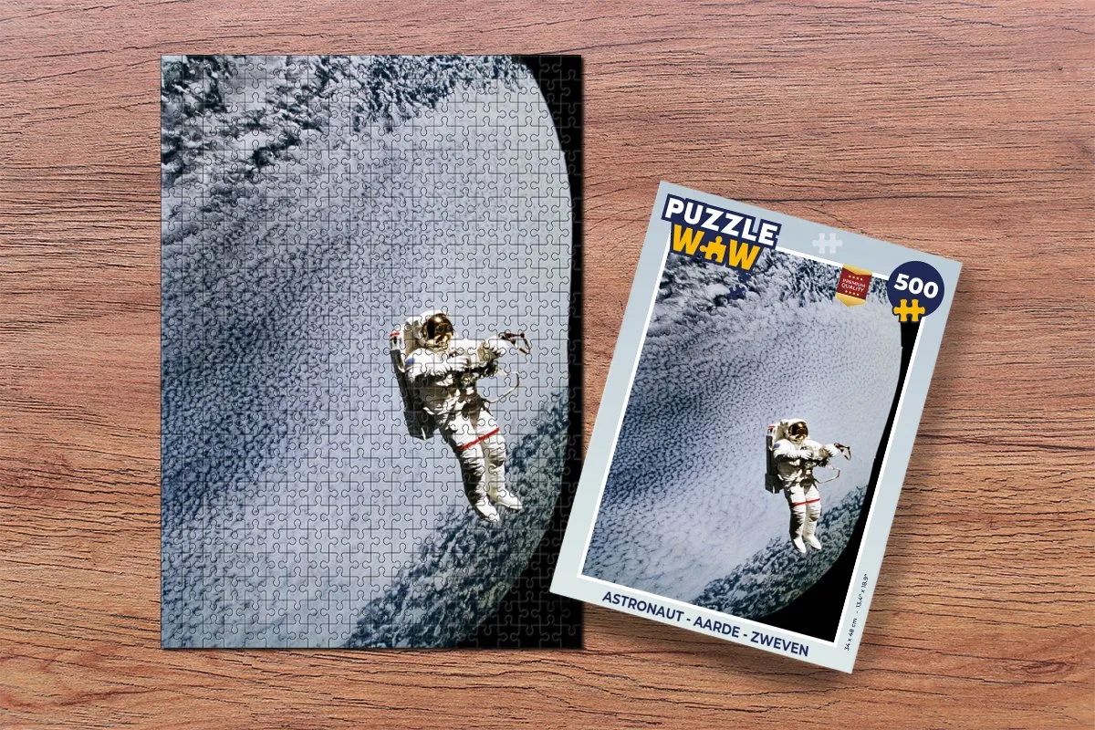 PuzzleWow Astronaut - Aarde Zweven Legpuzzel 500 Stuks - Multicolor