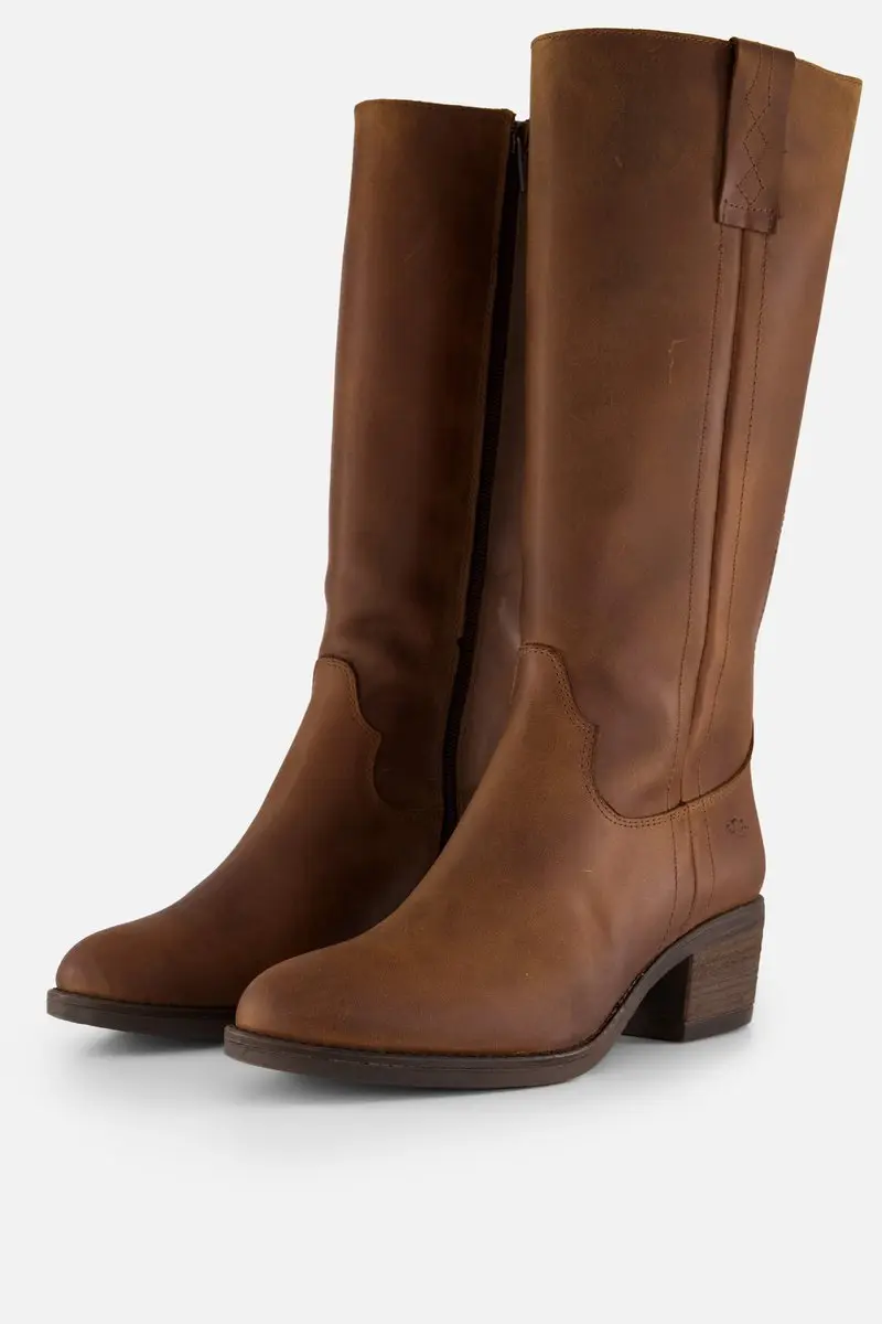 AQA Shoes