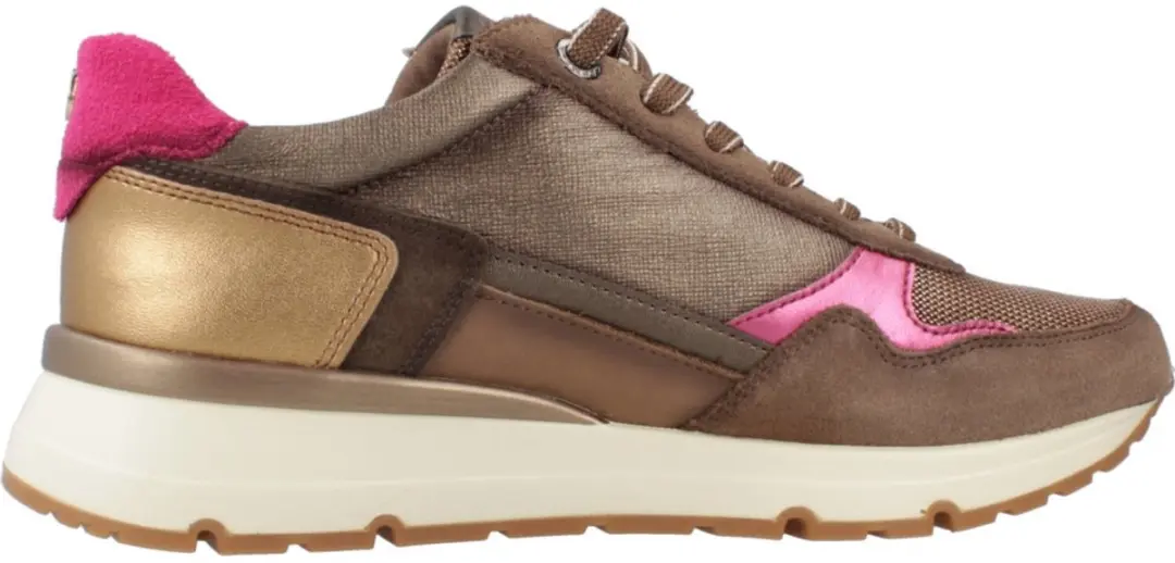 CARMELA 162517 Trainer