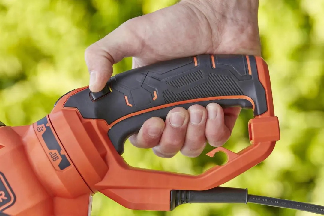BLACK+DECKER 650W 60cm 25mm TWIST Heggenschaar - BEHTS551-QS - afbeelding 5 van 6