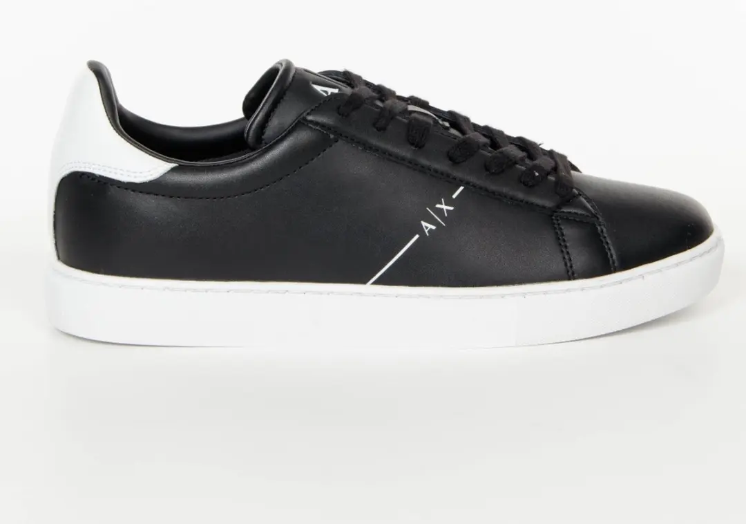 Classic sneaker