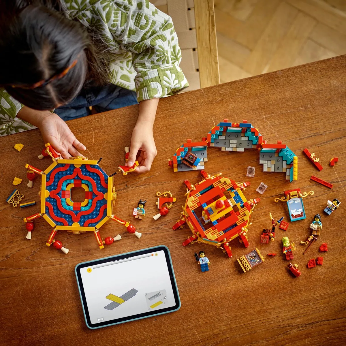 LEGO Chinees Nieuwjaar 80116 Magische Lantaarn - 1295 Stukken - 5 Minifiguren