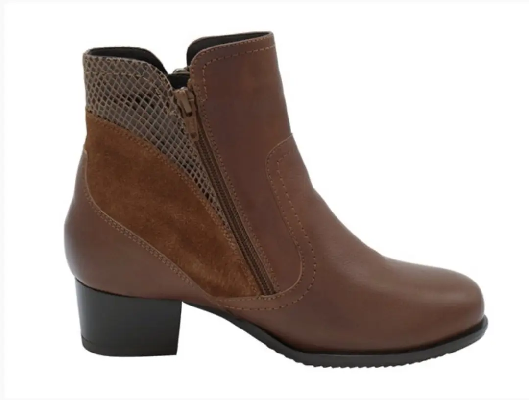 Helioform enkellaars met hakje Wijdte K extra breed 231.021.0128 Cognac