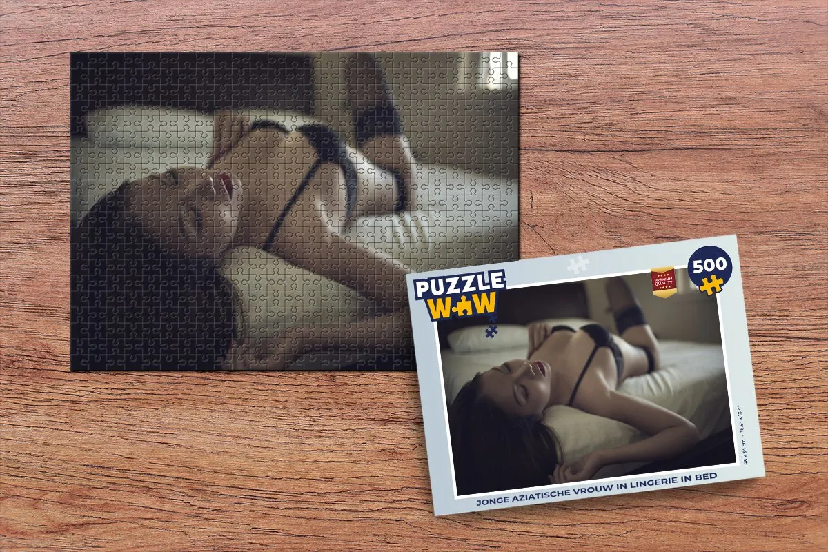 PuzzleWow Legpuzzel Jonge Aziatische Vrouw in Lingerie - 500 Stuks - Multicolor