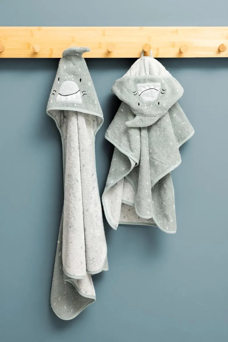 Trixie Badcape Mr. Shark - M - Blauw