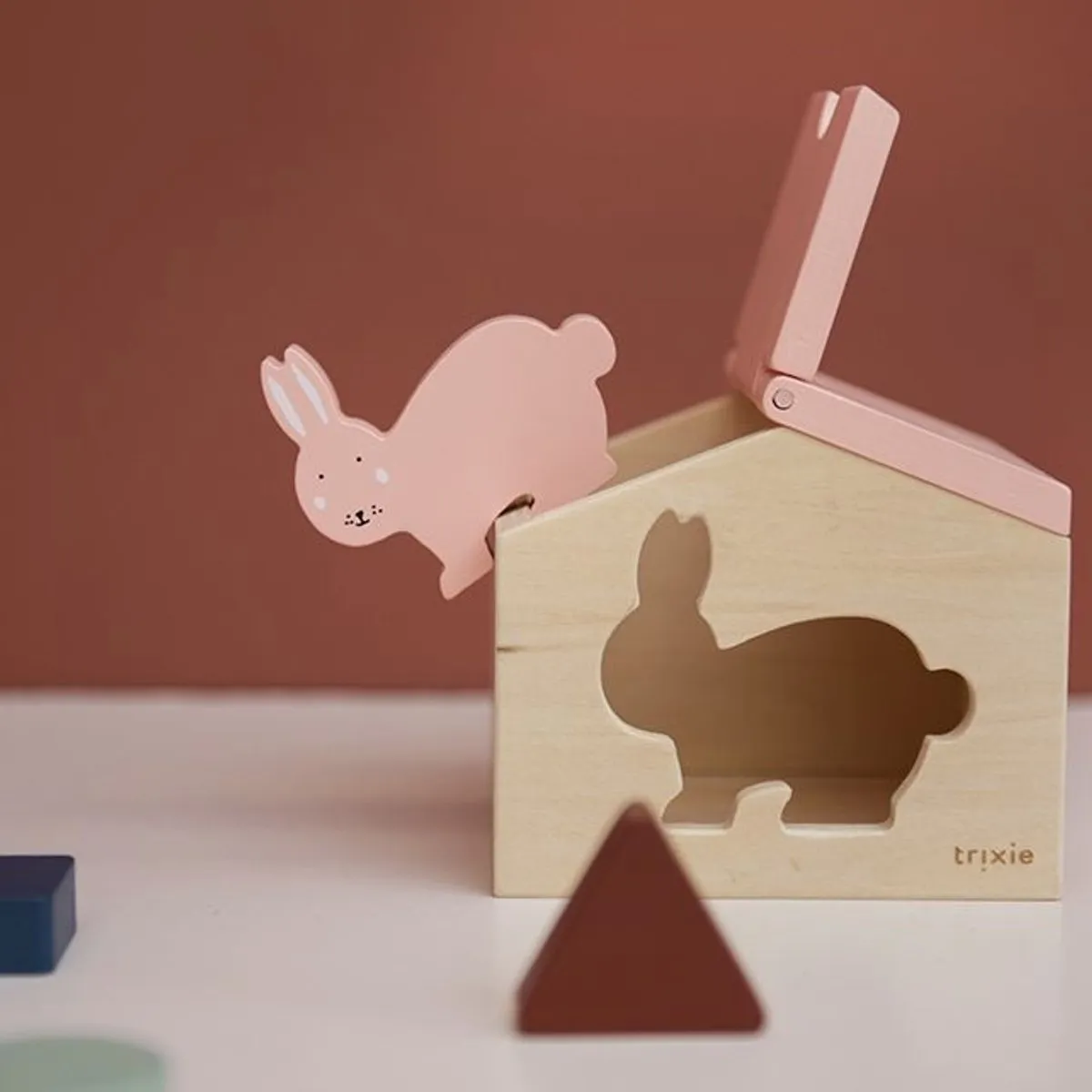 Trixie Houten Huis Mrs. Rabbit - Roze - afbeelding 6 van 6