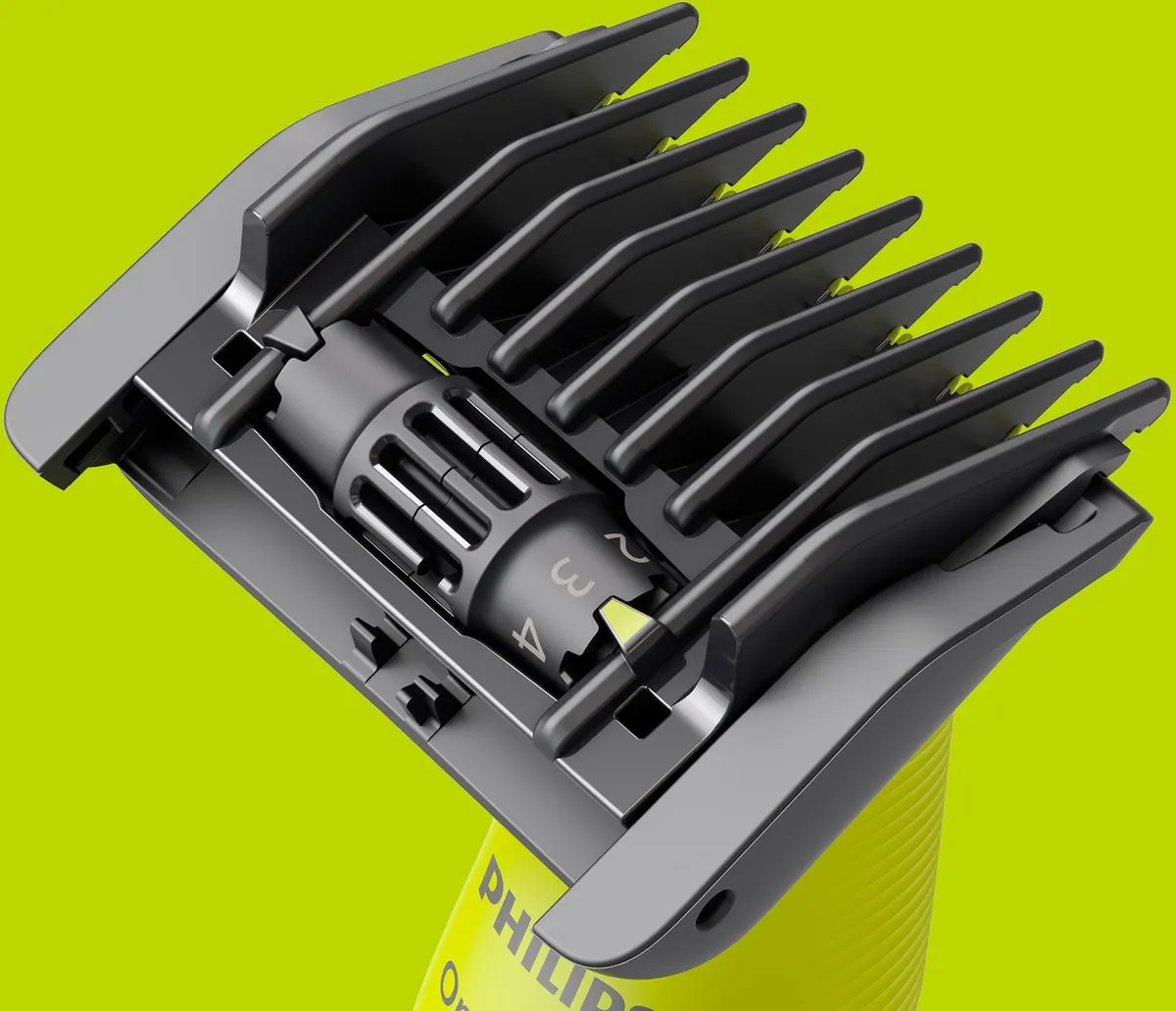 Philips OneBlade 360 Connected Face + Body - Trimmer, scheerapparaat en styler in één - QP4631/65