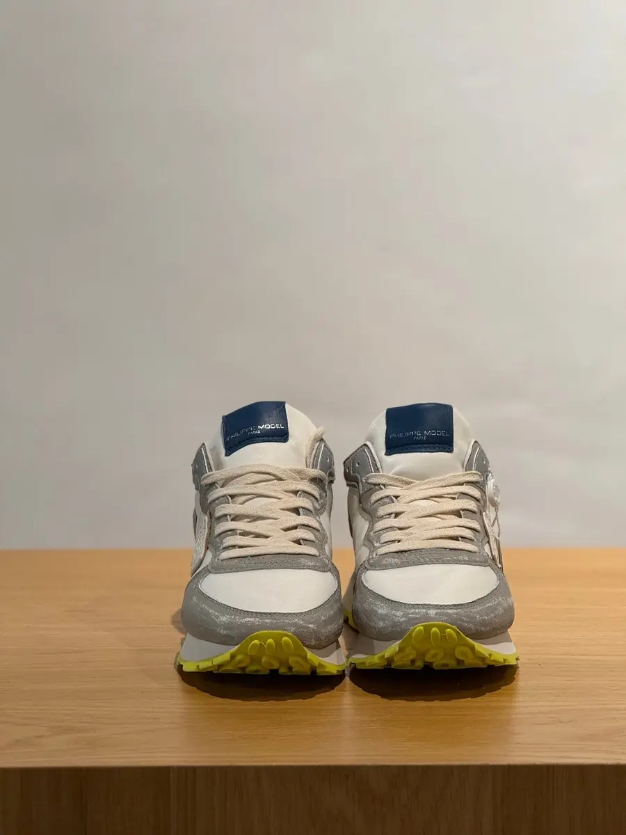Philippe Model sneakers wit met grijze overlays en fluogele zool voor heren