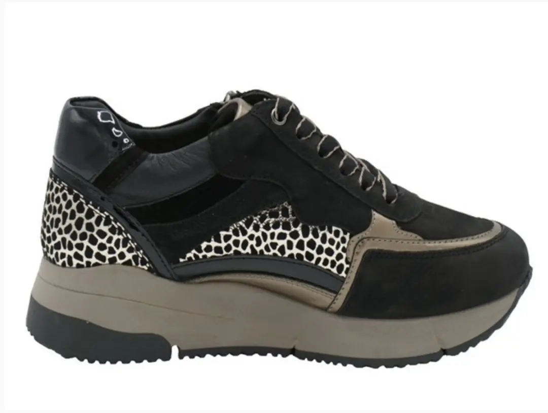 Helioform Sneaker